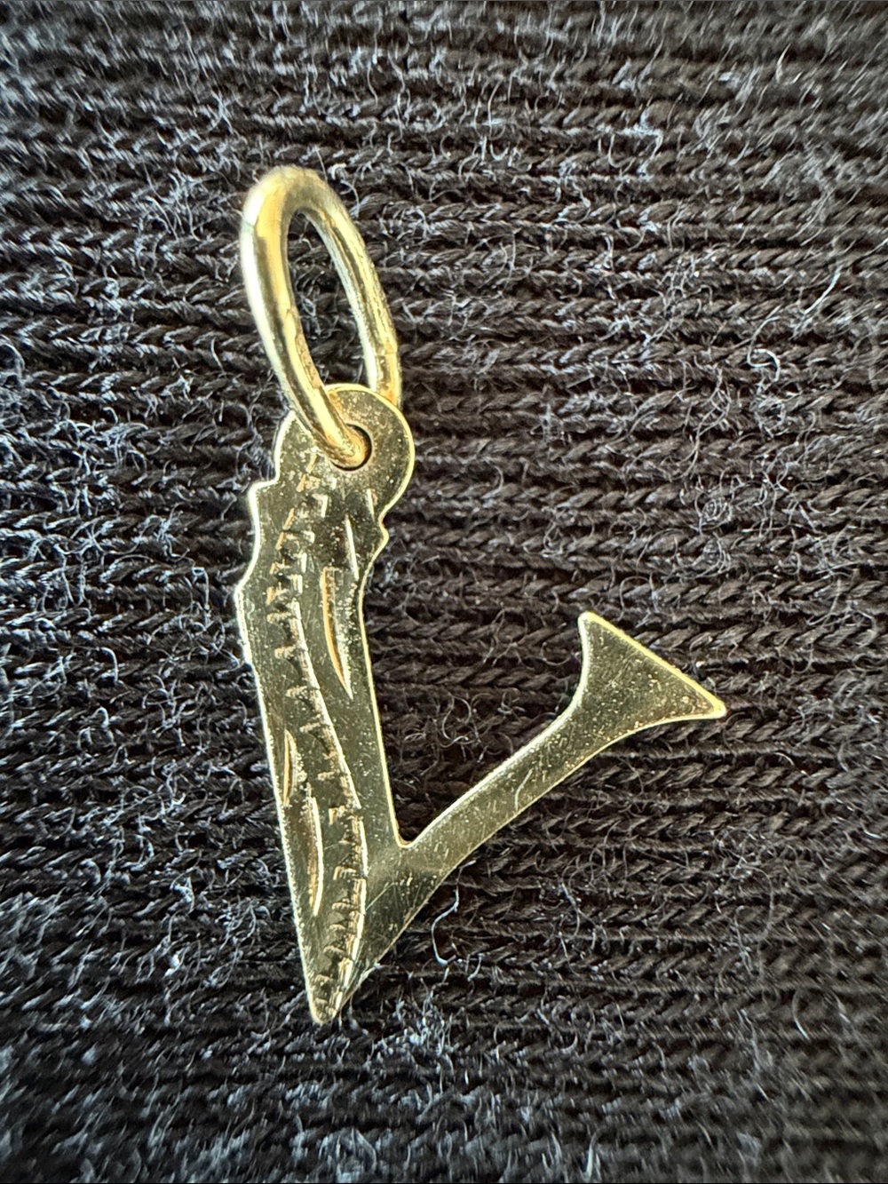 Contemporary 14K gold Victory / letter V pendant